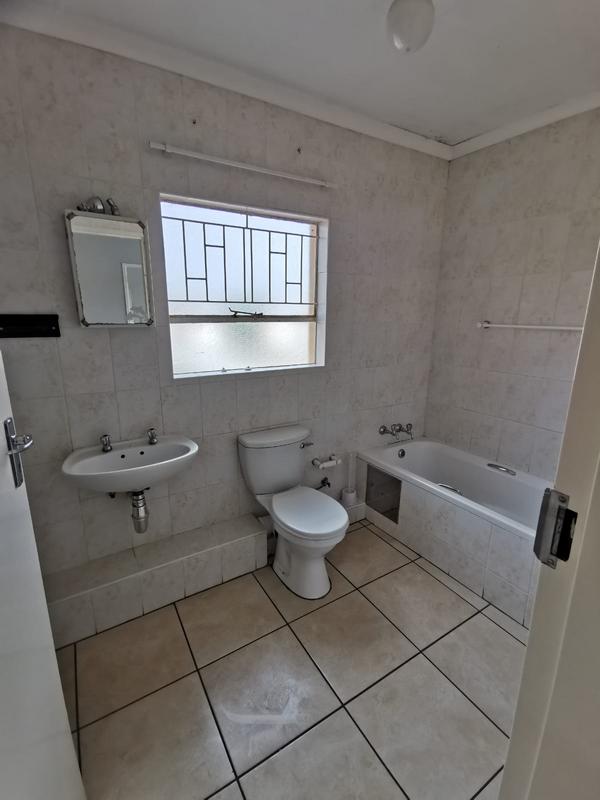 2 Bedroom Property for Sale in Kannoniers Park North West